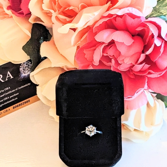 2CT Authentic Moissanite, 18k White Gold-Plated 925 sterling Silver - Size 5,7,8 - Picture 8 of 8